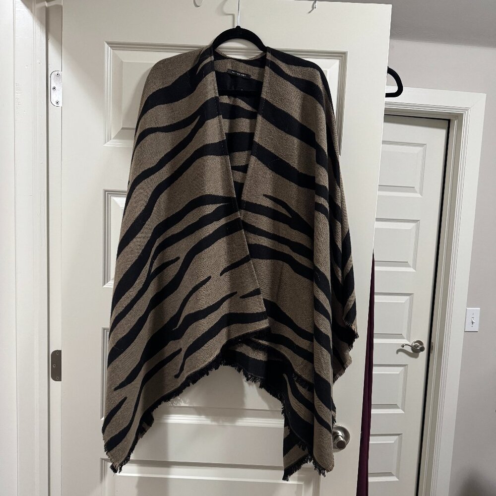 Banana Republic Shawl in Animal Print with fringe detail